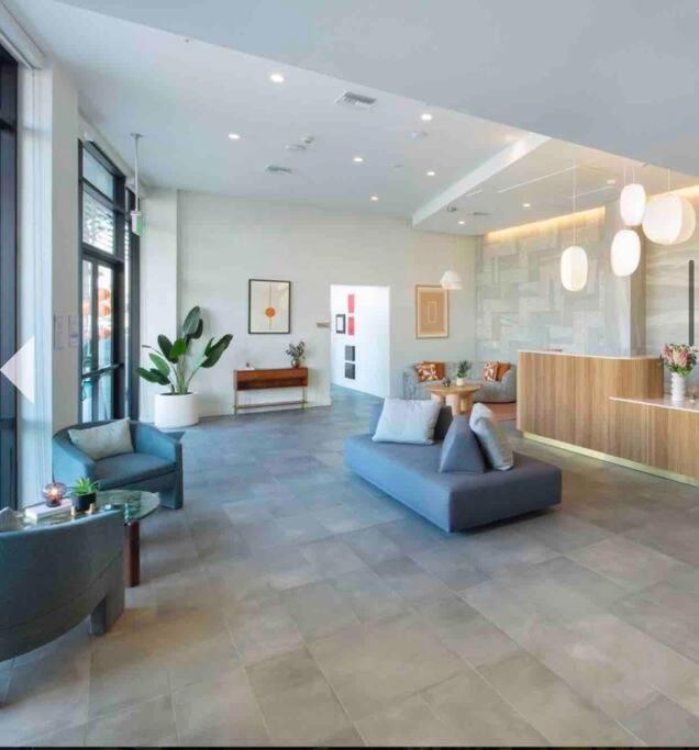 Relax On Wilshire With A View Appartement Los Angeles Buitenkant foto