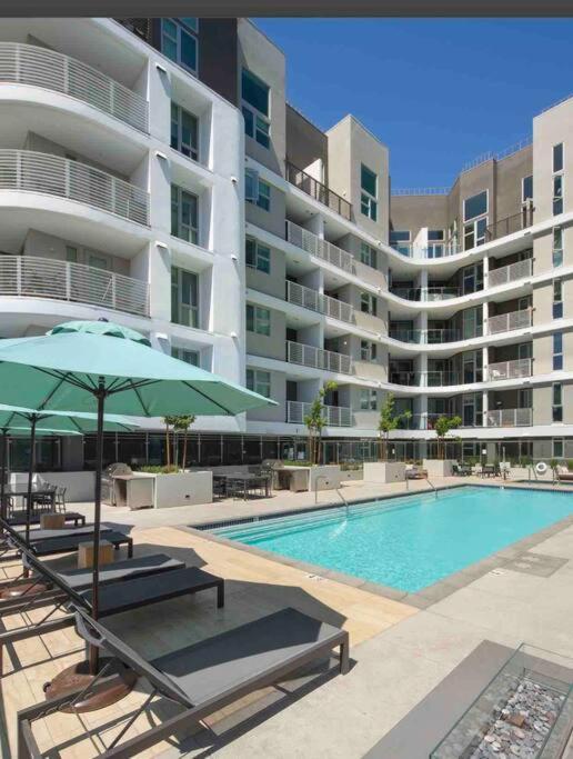 Relax On Wilshire With A View Appartement Los Angeles Buitenkant foto