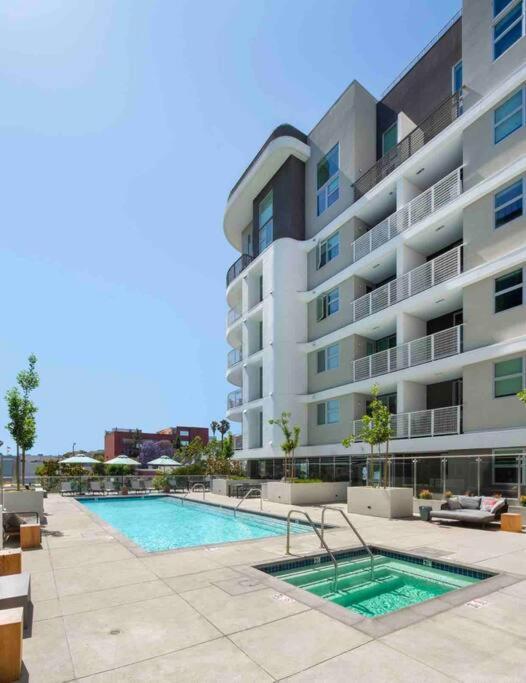 Relax On Wilshire With A View Appartement Los Angeles Buitenkant foto